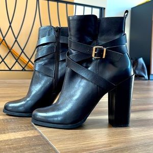 Black leather Aldo booties